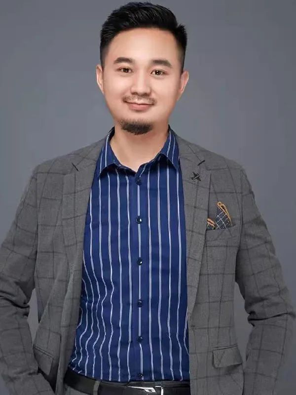 李陸設(shè)計(jì)師